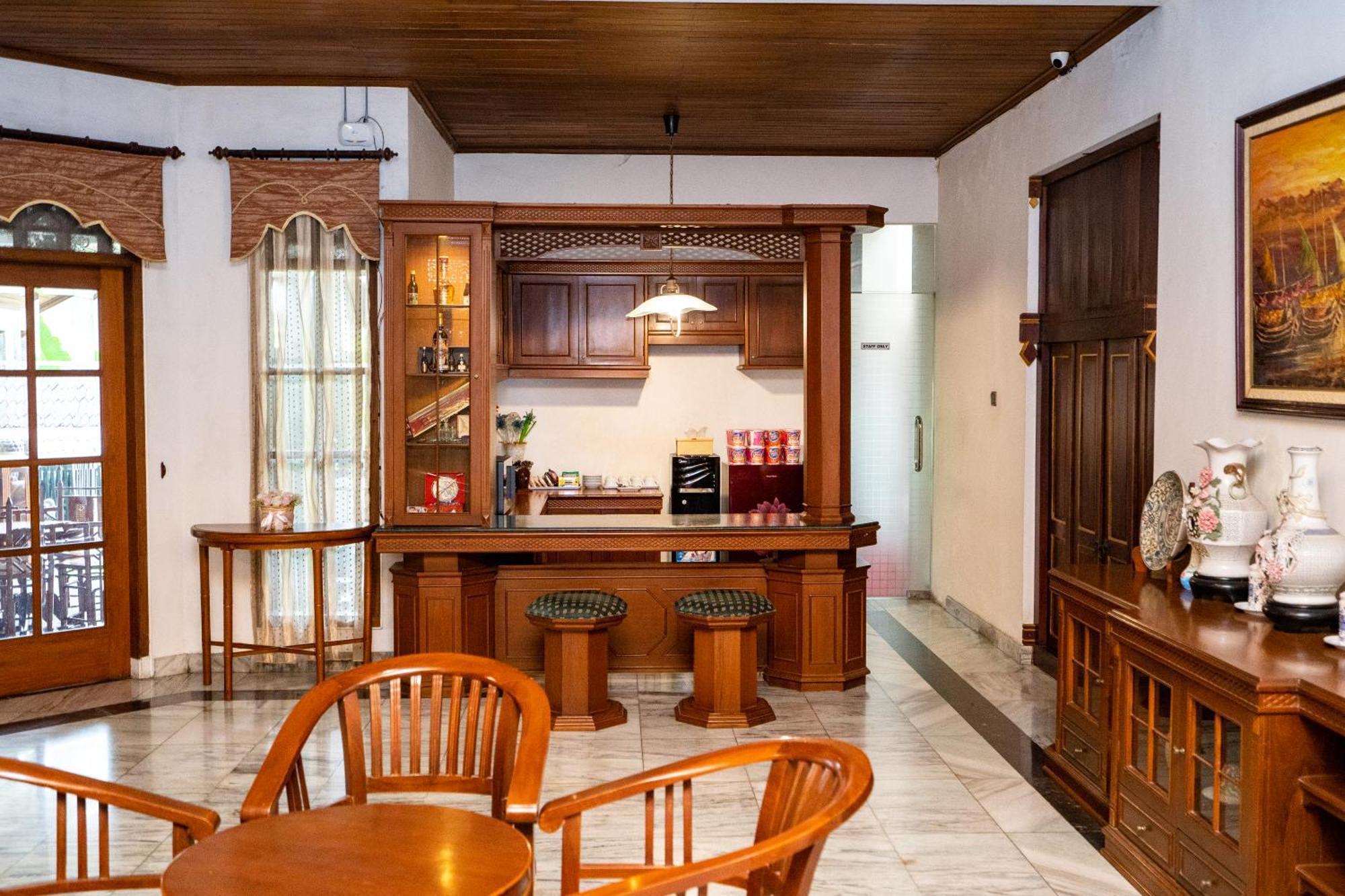 D Ajenk Boutique Guesthouse Kejayan Luaran gambar